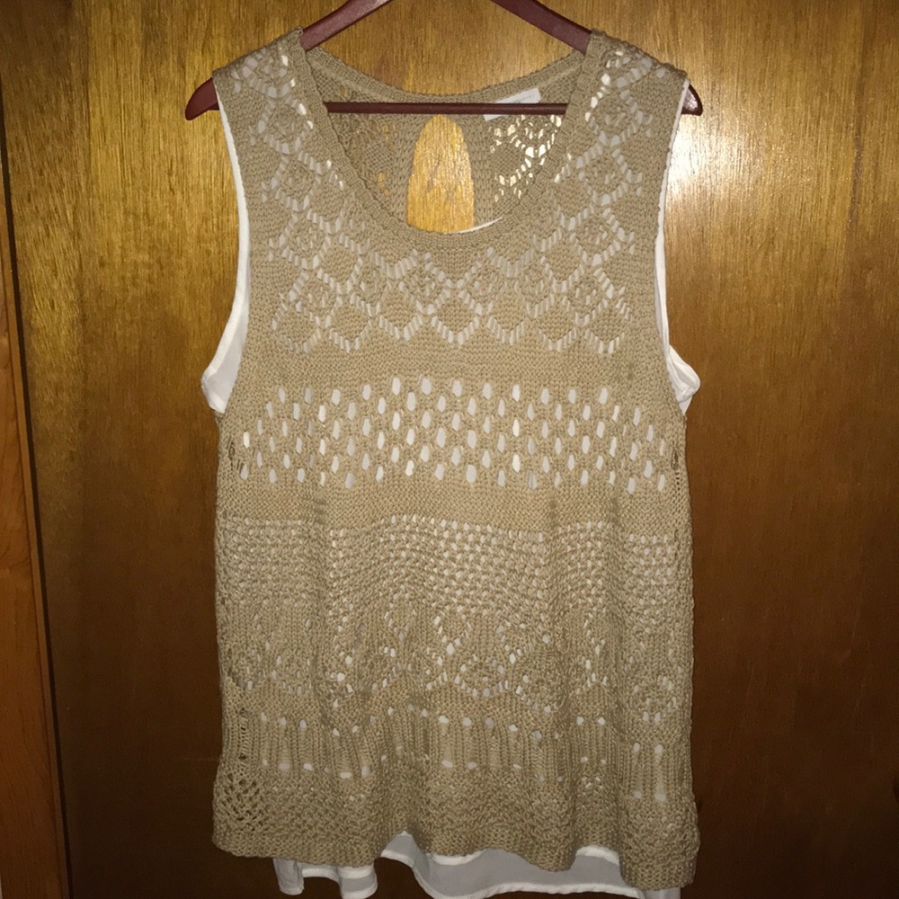 Like new XL New York & Company sleeveless blouse